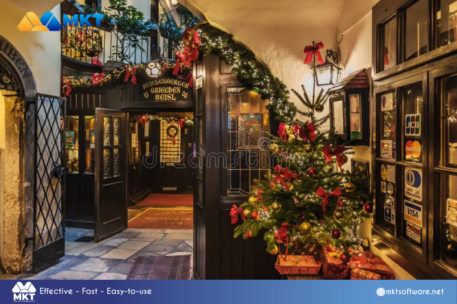Embrace tradition Dazzling Holiday Makeovers: 6 Restaurant christmas decoration ideas
